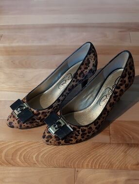 Naturalizer Leopard-Print Pumps with Black Bow and Gold Accent Hardware